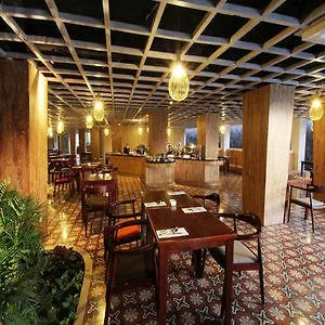 Signature Seminyak Hotel 3*,