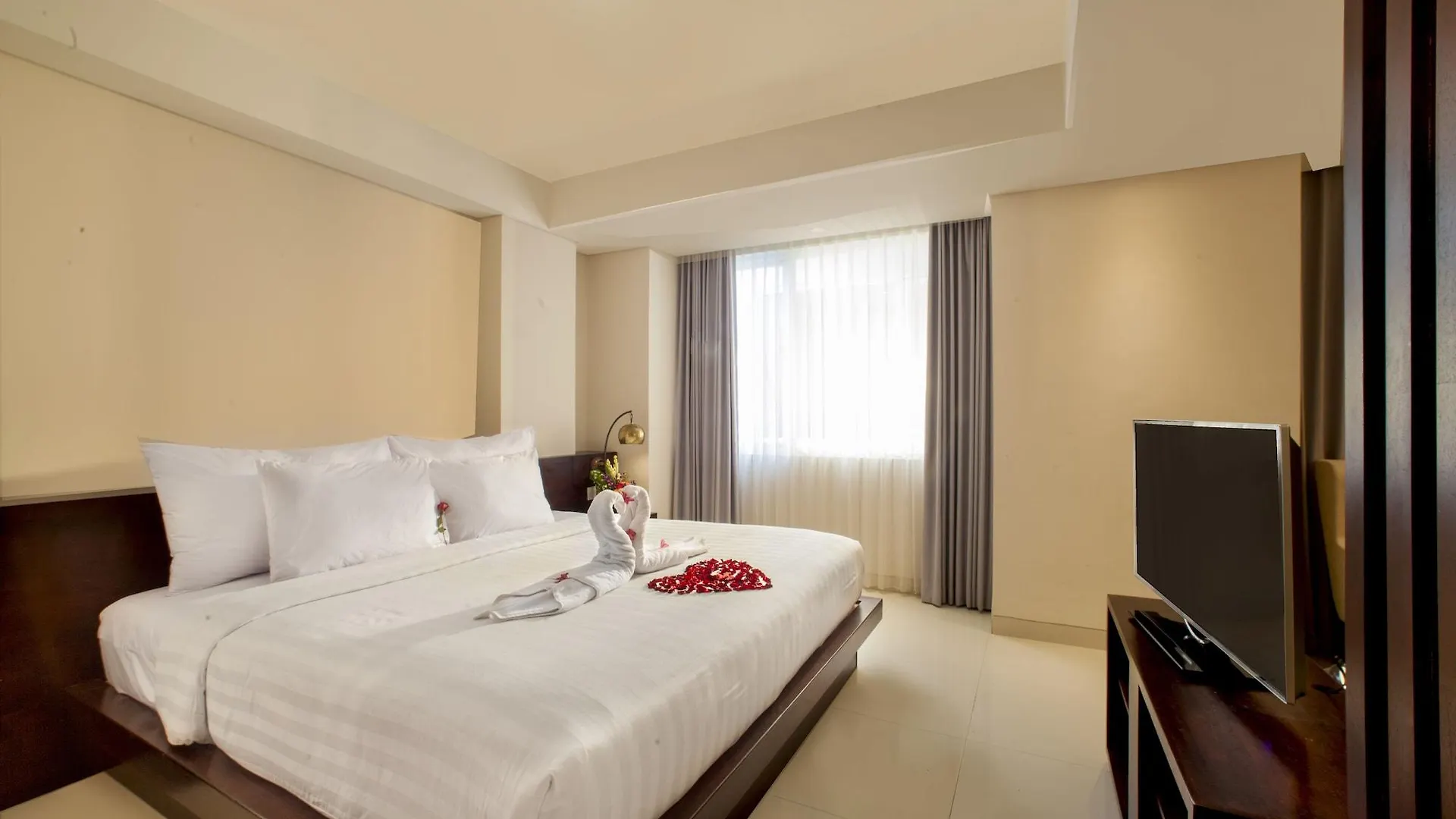 Signature Seminyak Hotel