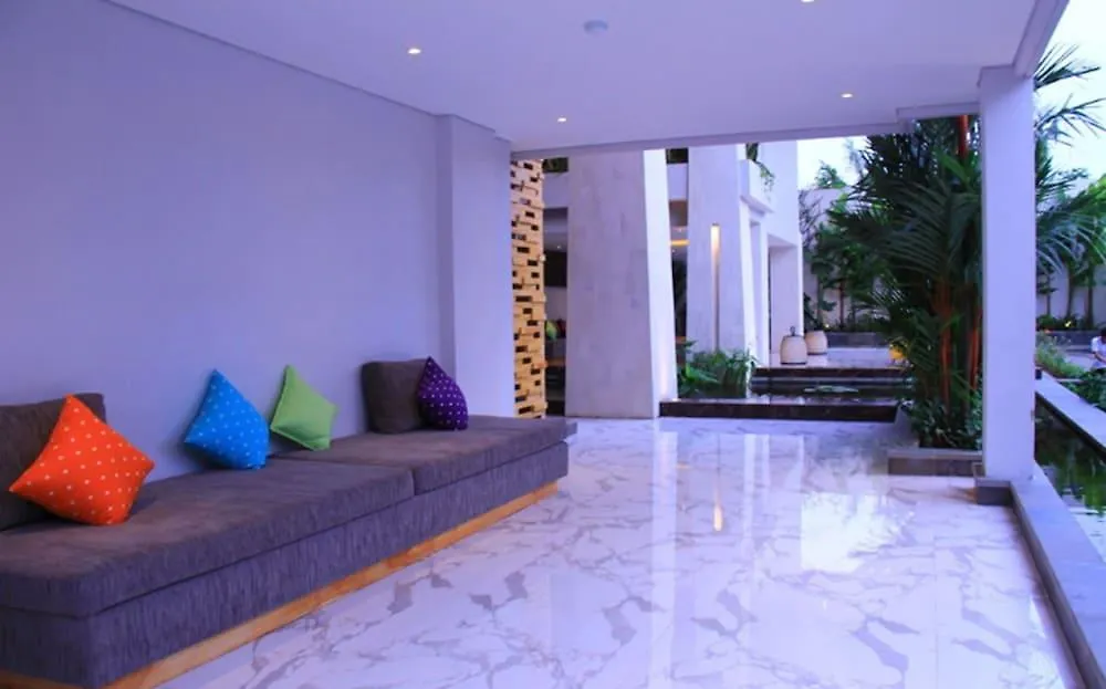 Signature Seminyak Hotel 3*,